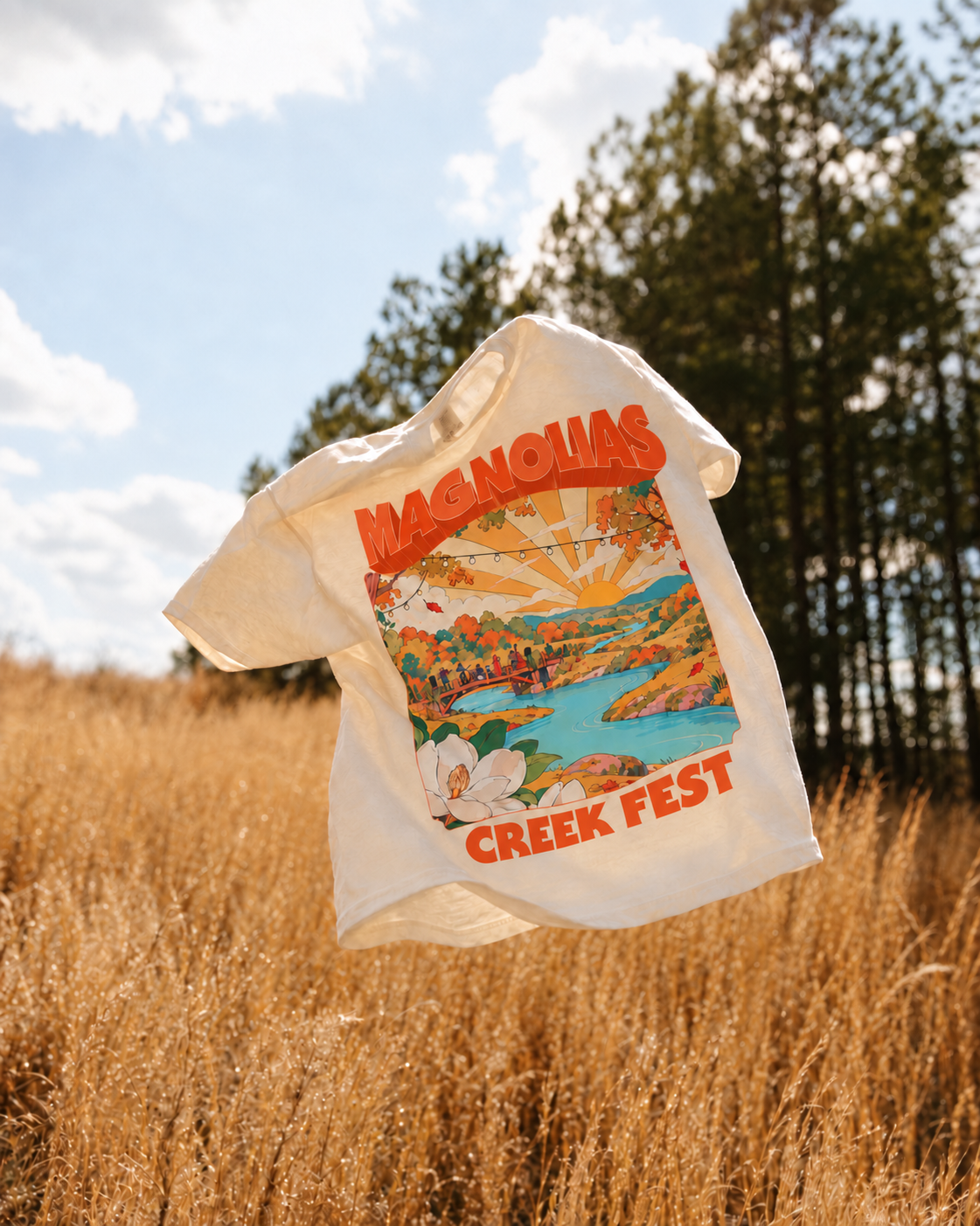 Camiseta oficial de Magnolias Creek Fest con la nueva identidad gráfica